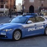 Villaricca, derubano distributore. 2 arresti